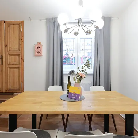 S38 - 22 Kreuzberg Apartment Berlin